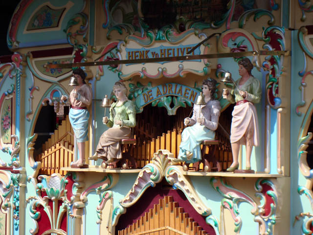 Amsterdam Chris Merriman Irina man playing with his organ in Holland