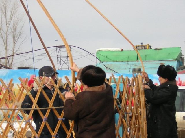 Tying off the roof beams