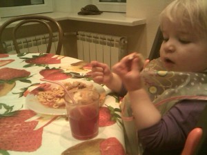 Anna, Mors, Spaghetti On Toast And Chicken Pie
